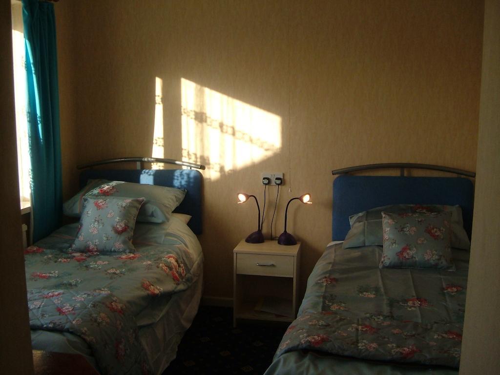 Tremains Guest House بريدجيند الغرفة الصورة