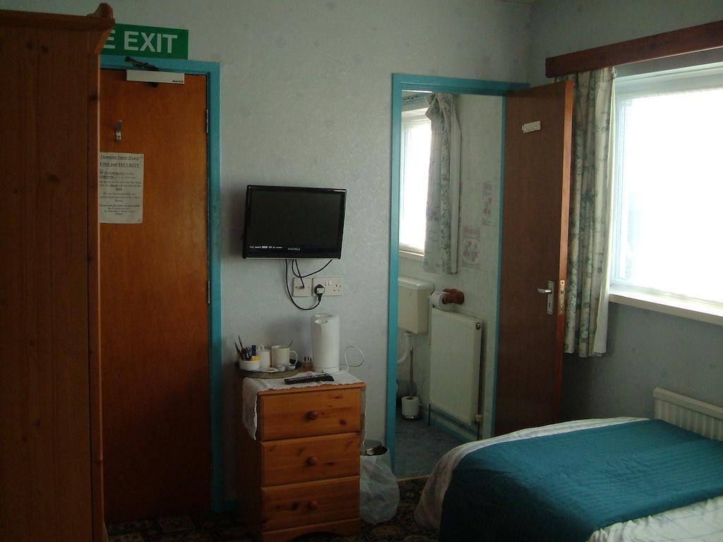 Tremains Guest House بريدجيند الغرفة الصورة