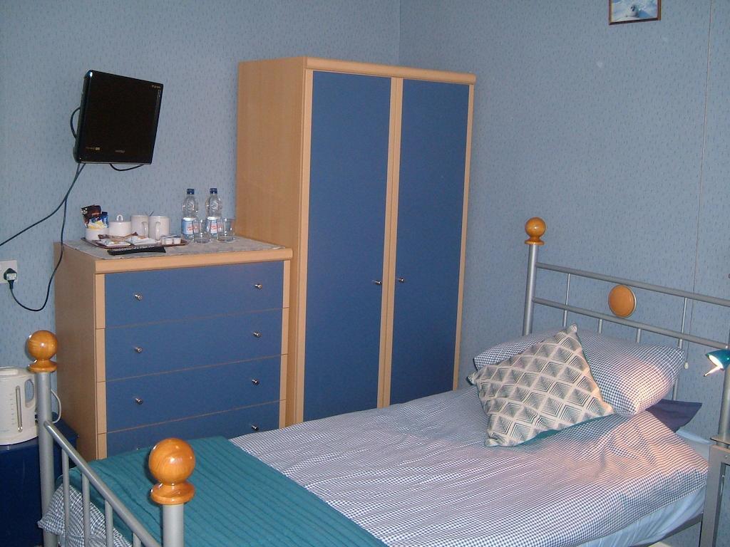 Tremains Guest House بريدجيند الغرفة الصورة
