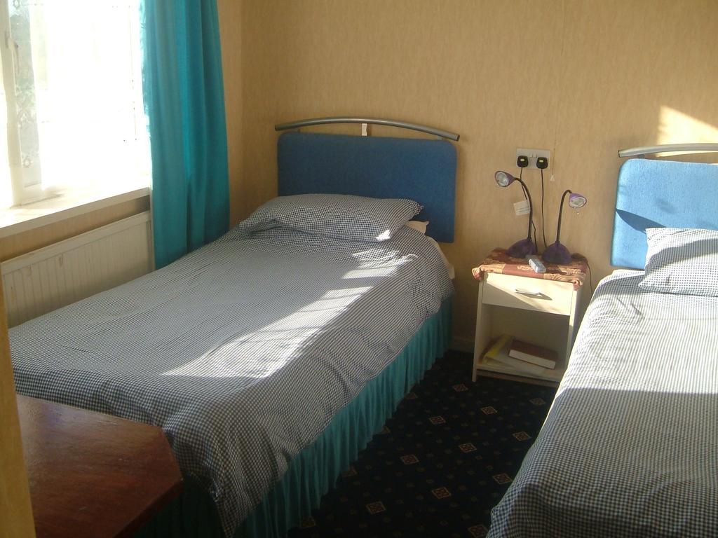 Tremains Guest House بريدجيند الغرفة الصورة